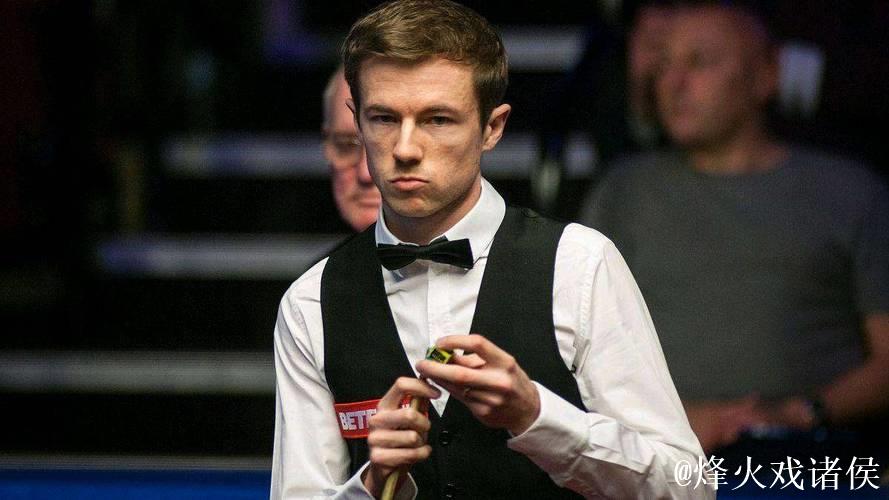 利索夫斯基秀绝妙弧线球,酷炫十足! 利索夫斯基秀绝妙弧线球,酷炫十足!